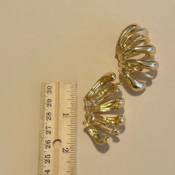 Stylish Gold Ear Cuff S894 - Picture 6 of 6